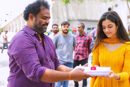 Bhagyashrii Borse tells 'Lenin' director Murali Kishor Abburu: Thank you for Bharathi!