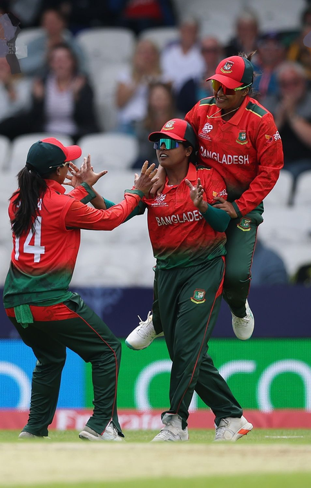 Women’s T20 WC: South Africa chase big win over Bangladesh as semis hopes hang in balance (preview)