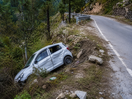 Two killed, four injured in road accident in J&K's Doda district