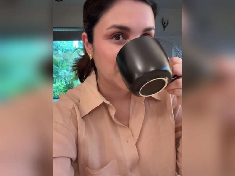 Parineeti Chopra picks ‘ghar ke aam’, savours ‘chai’ amidst heavy rain
